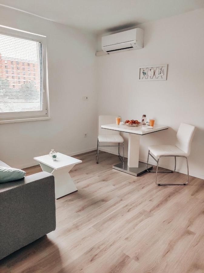 Studio Apartment Sanya #2 Ljubljana Eksteriør billede